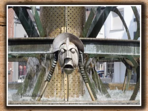mai-2023-ornamet-aufBrunnen-am-markt-Heinsberg-1010052